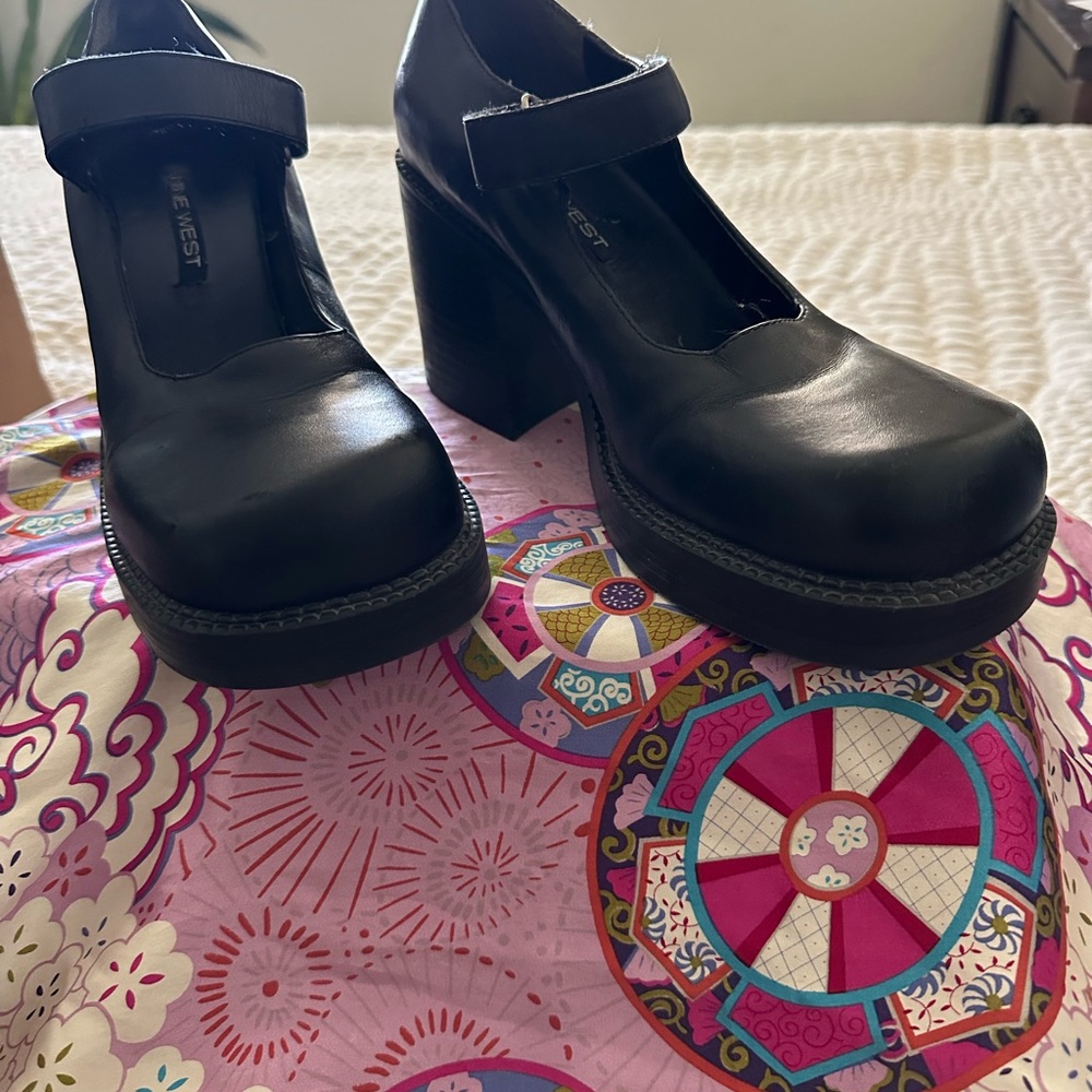 Nine West Black Platform Mary Jane Shoes
Leather